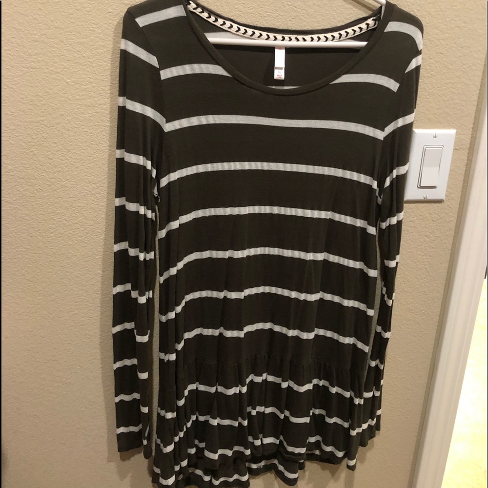 Dark Green/White Baby Doll Style Long Sleeve Shirt